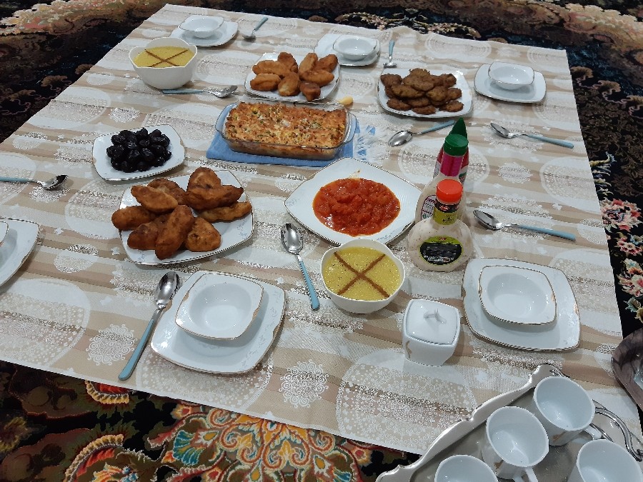 عکس افطار ...لازانیا ..شله زرد ..پیراشکی ..شامی