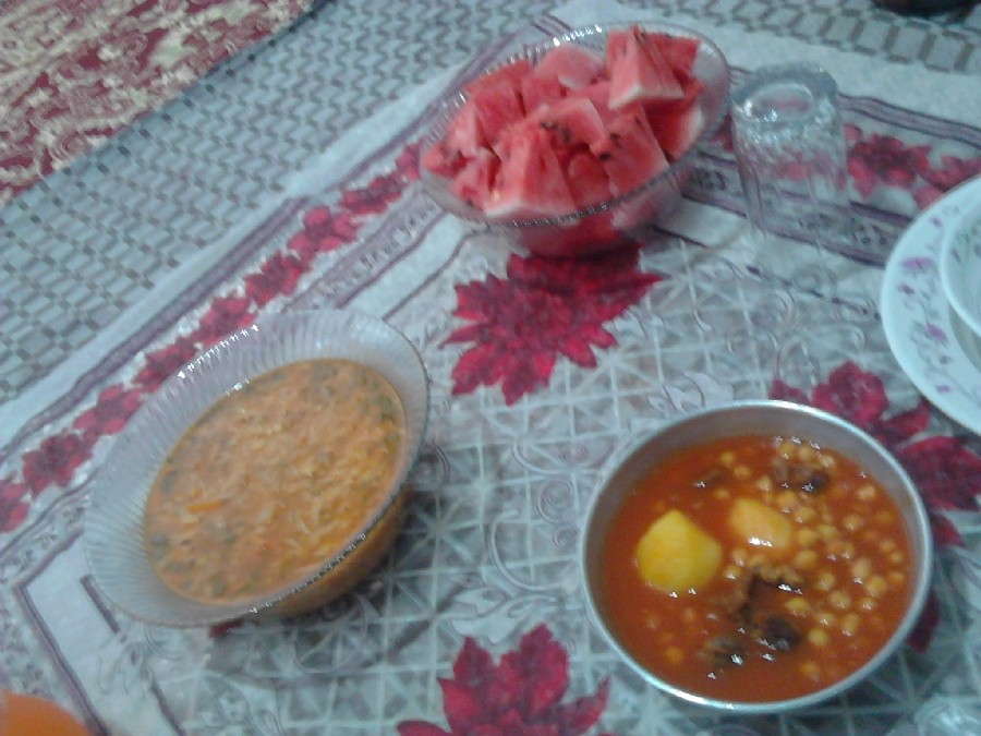 عکس افطاری ساده من سوپ و آب گوشت