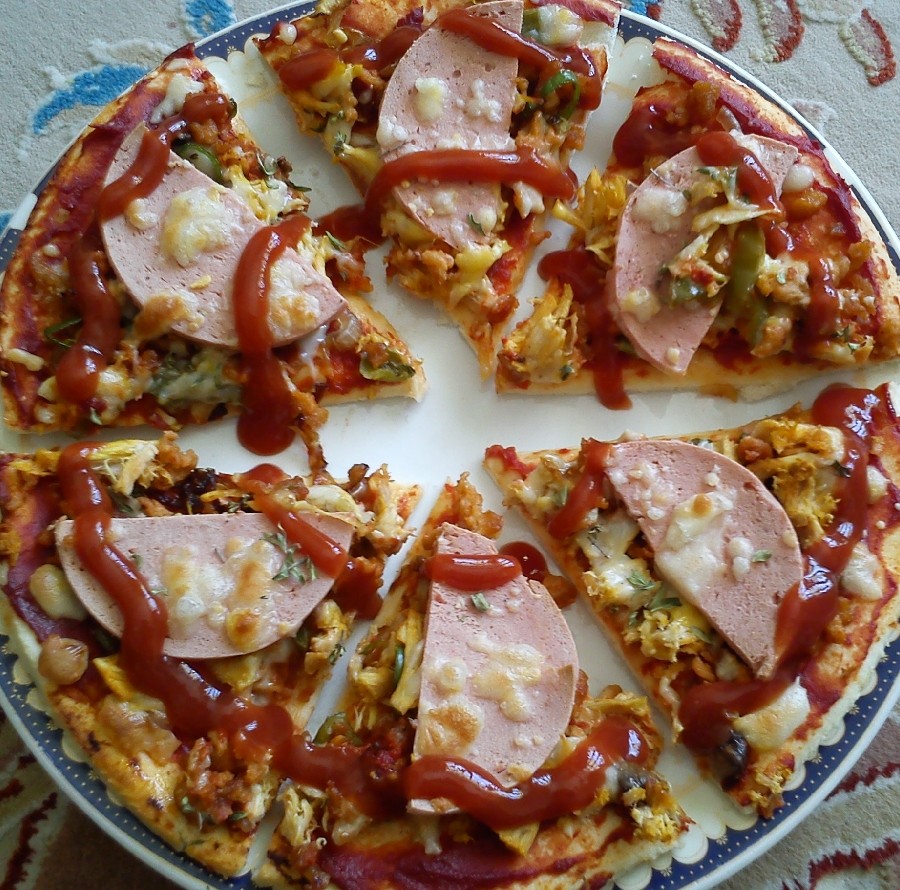 پیتزا مرغ و ژامبون