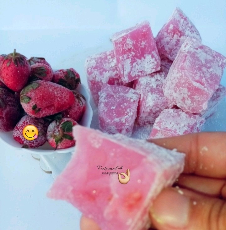 عکس لوکوم توت فرنگی