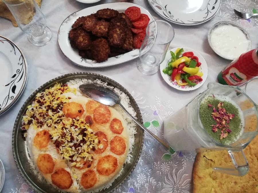 عکس سفره افطار شامی