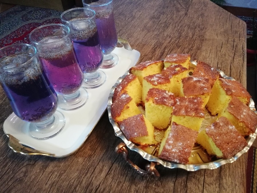 عکس کیک زعفرانی و شربت گل بنفشه و تخم شربتی
در رنگ بنفش و صورتی