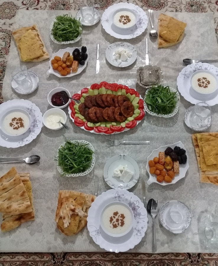 عکس #سفره افطار_۲۶ماه رمضان
خونه ی آبجی بزرگه