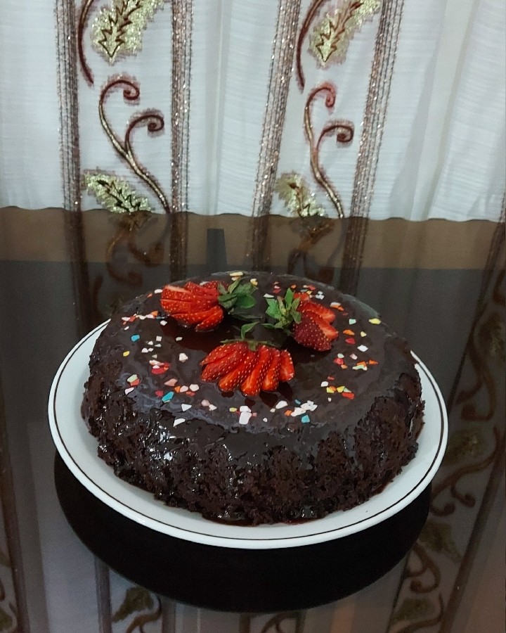کیک دبل شکلات با دستور لی لی عزیز 