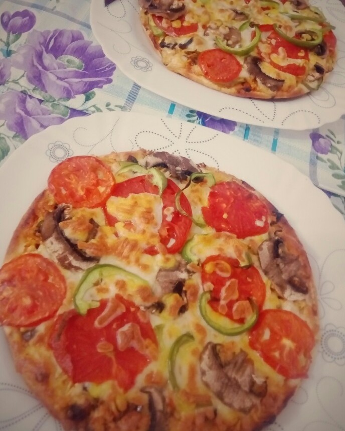 پیتزا مرغ و قارچ