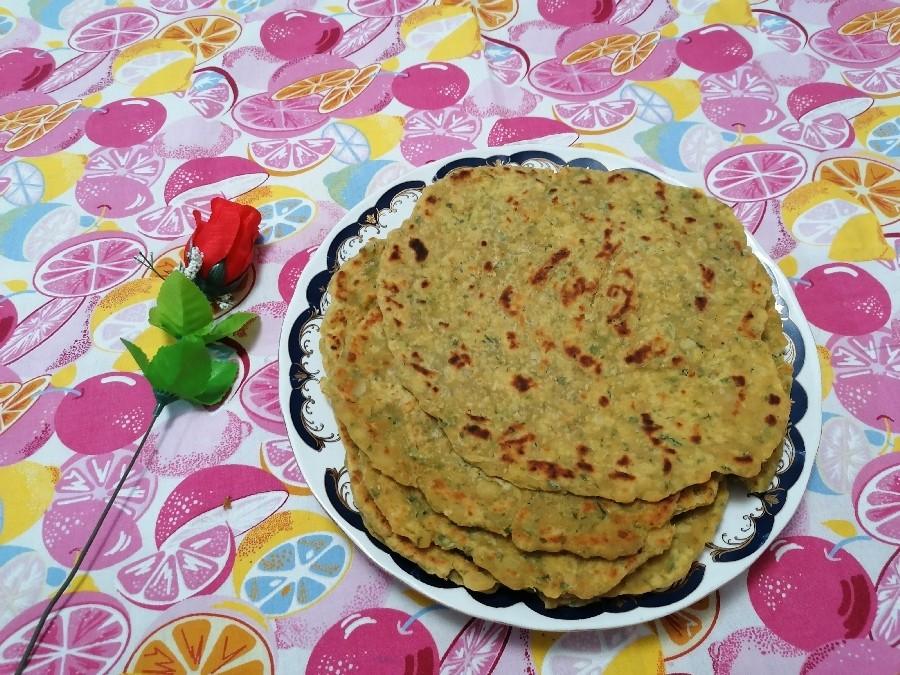 عکس نان سبزیجات خوشمزه (فطیری)