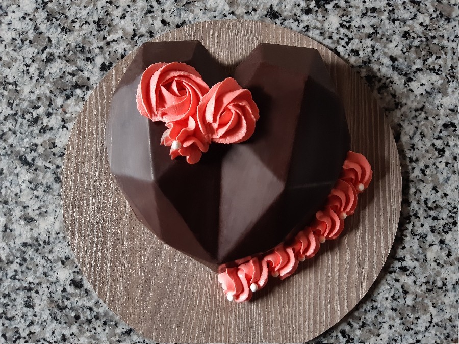 عکس کیک قلب شکلاتی