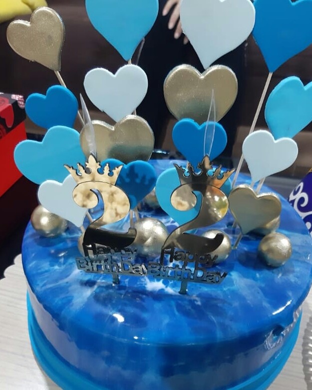عکس #سوپرایزی..
کیک تولد_ژله_پفیلا_پفک رنگ رنگی.