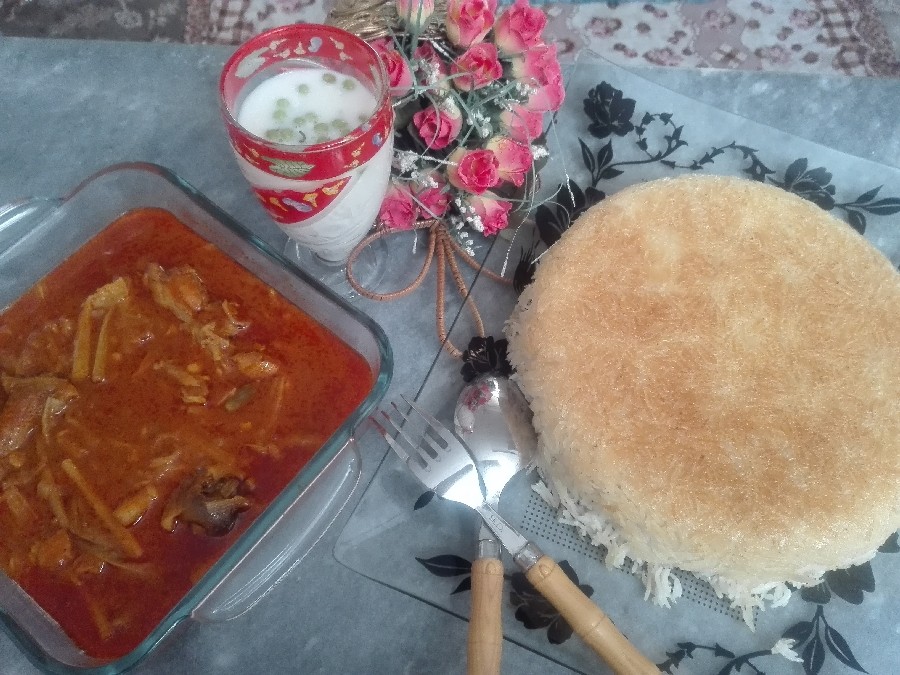 عکس خورشت کنگر وبرنج قالبی