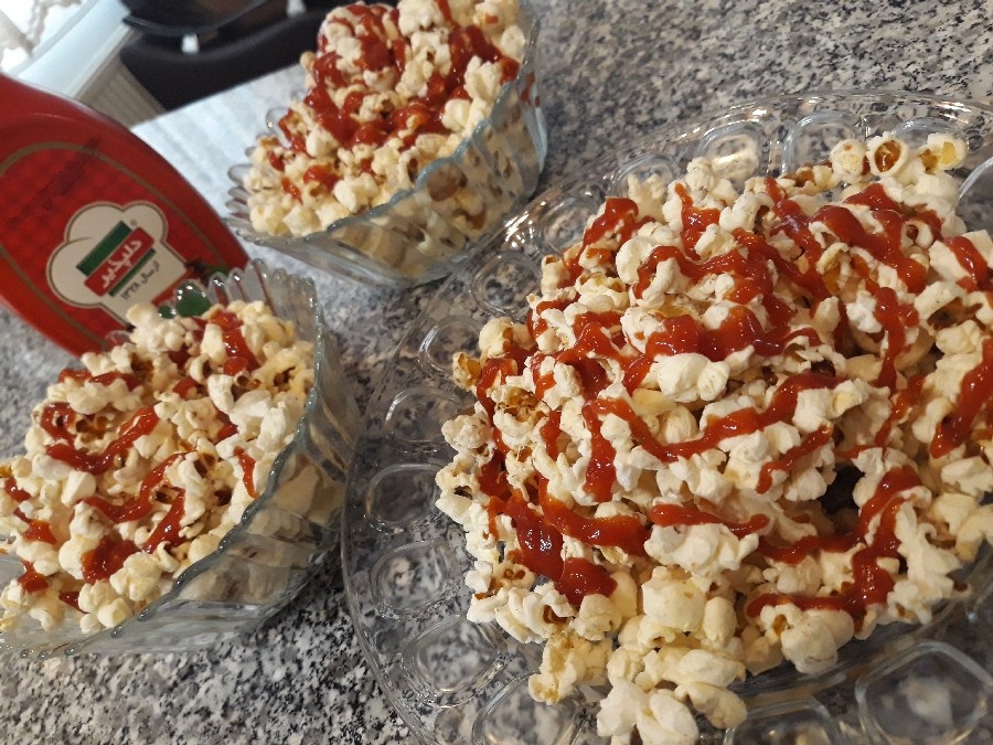 پفیلا کره ایی با سس کچاب