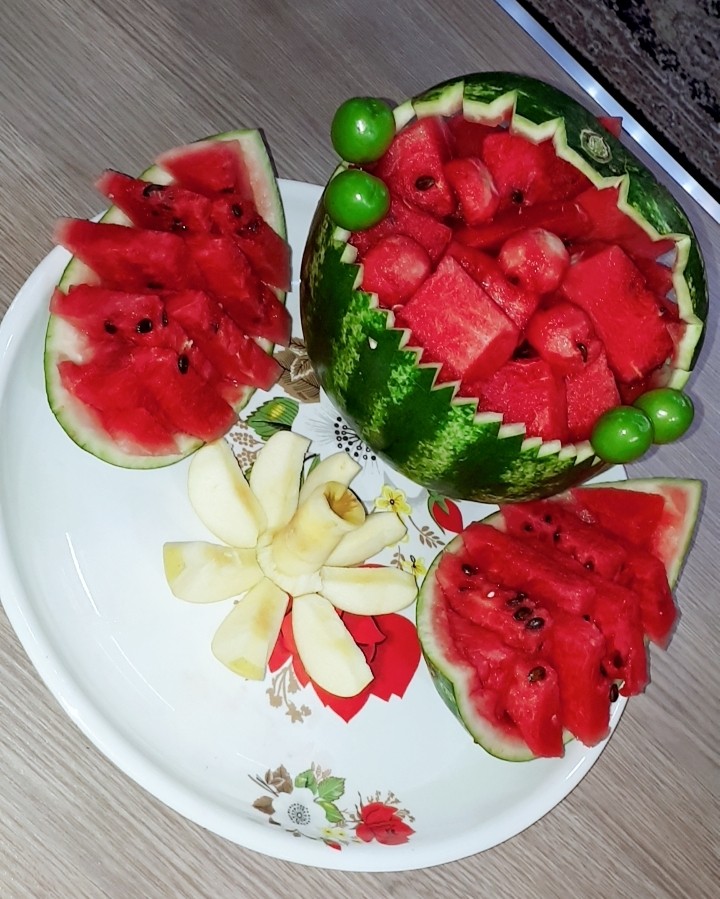 میوه آرایی با هندوانه
لطفا ورق بزنید
