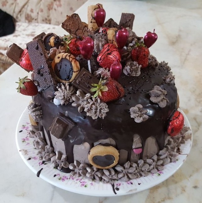 عکس کیک شکلاتی تولد