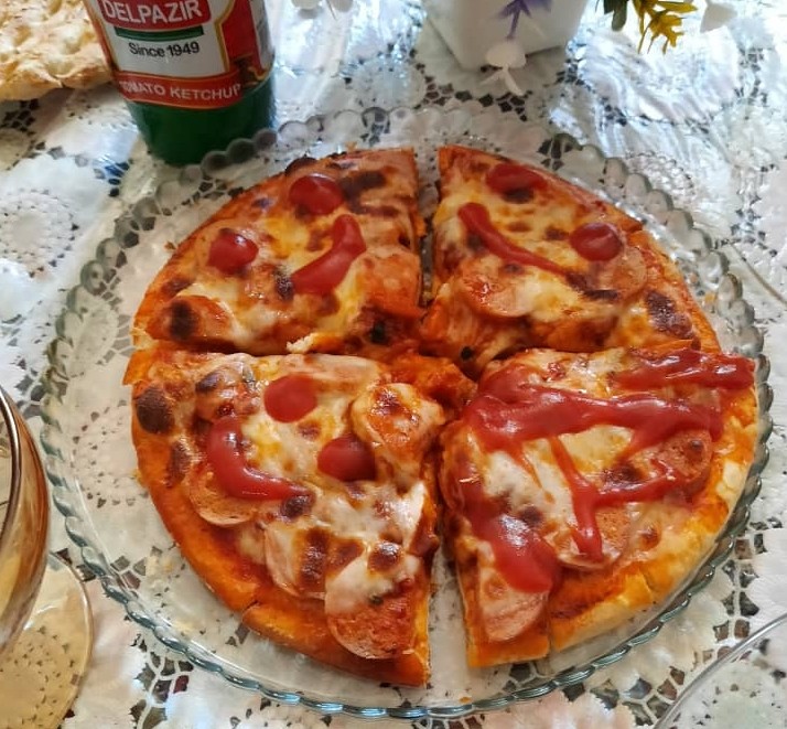 پیتزا.              
