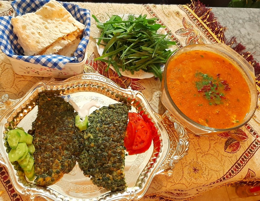 عکس شام من کوکو سبزی با سوپ