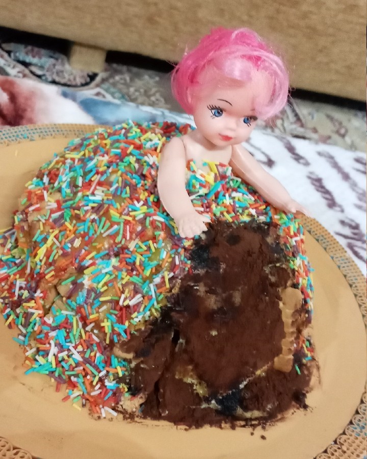 کیک پرنسسی تولدفرشته خوشکل مامان همراه با ژله حبابی