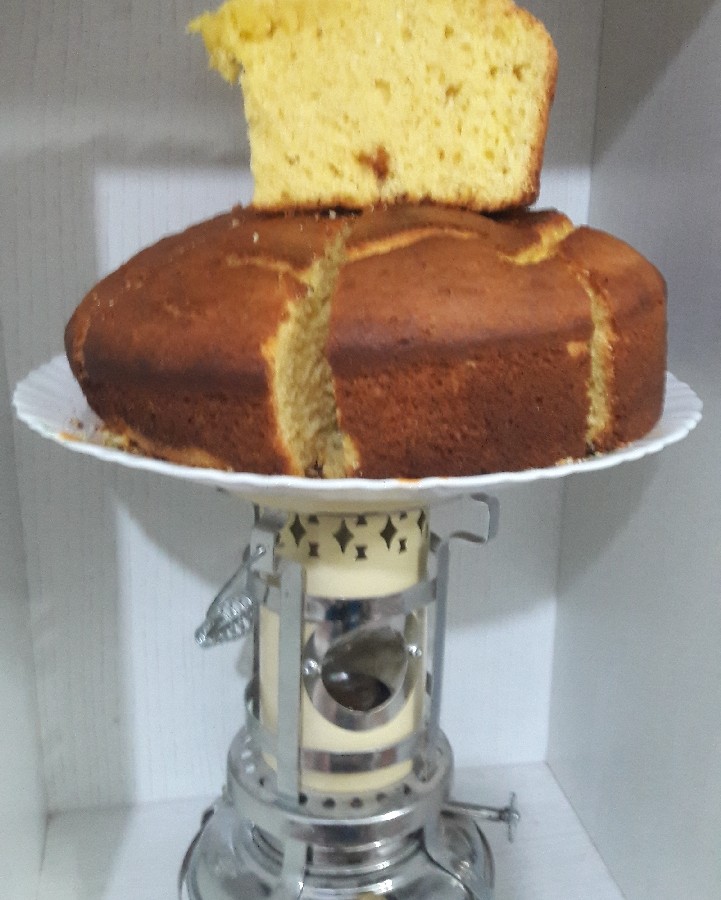 عکس کیک زعفرانی نارگیلی 