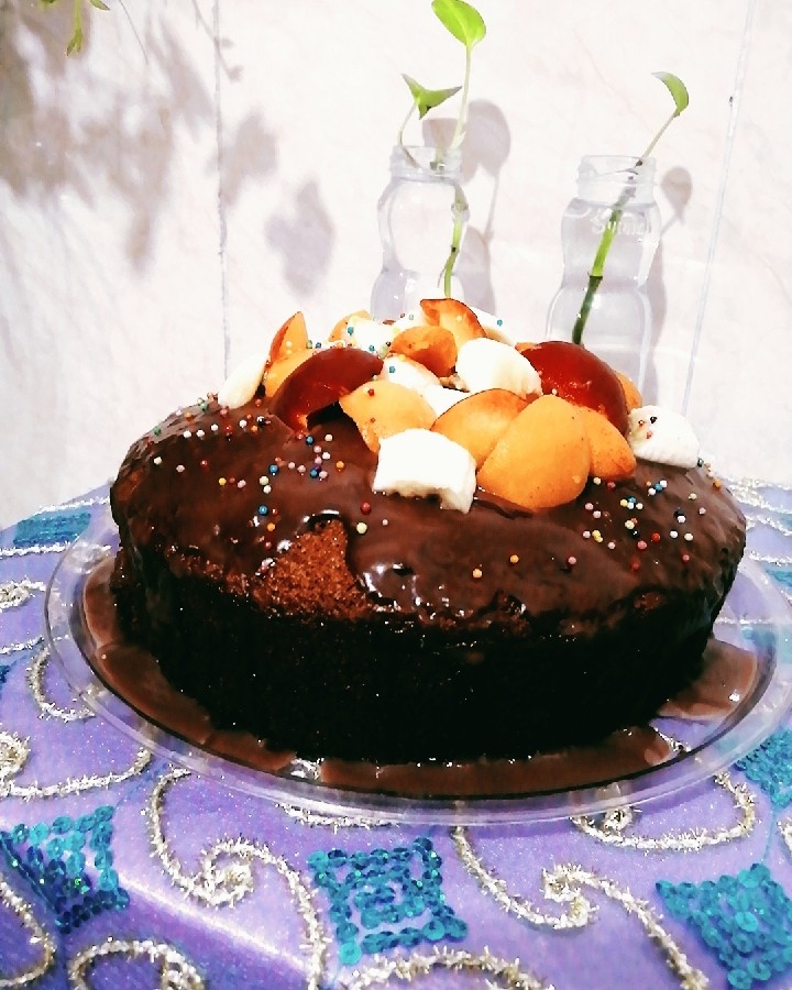 عکس کیک شکلاتی با تزئین میوه های تابستونی ?