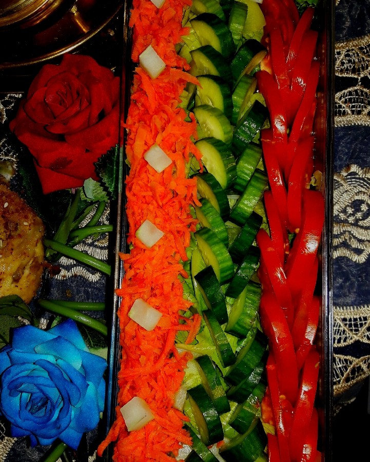 عکس سالاد. مرغ سوخاری ناهاره ما