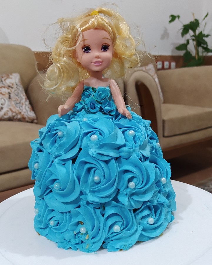 عکس کیک عروسکی ب مناسبت روز دختر برا گل دخترم ?