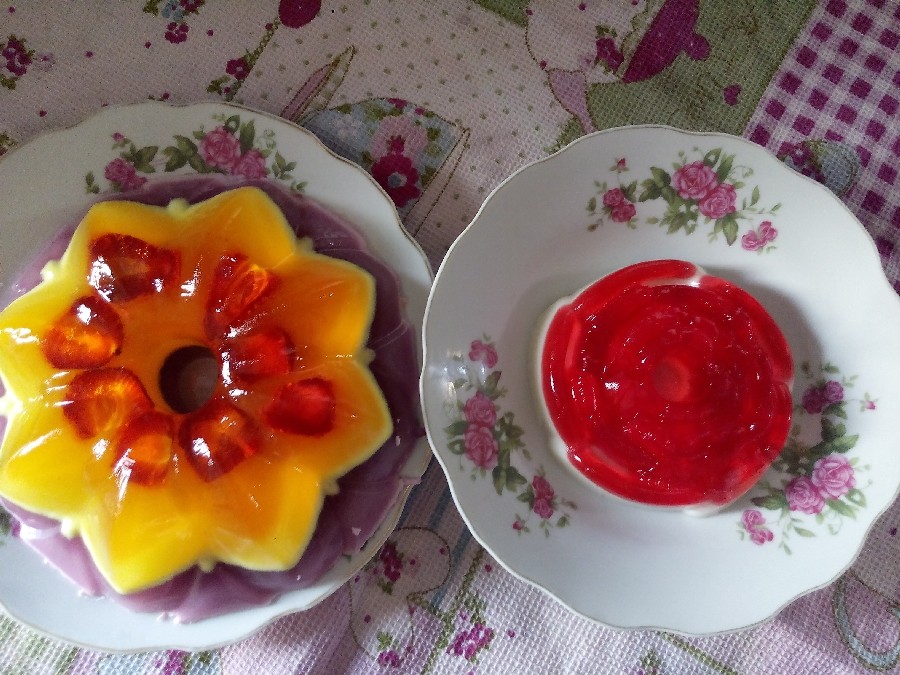 64)ژله وپاناکوتای توت فرنگی