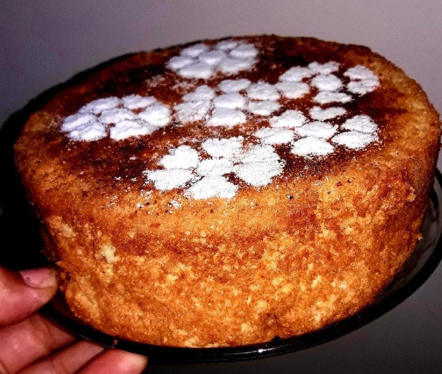 کیک ساده با تزئین نار گیل