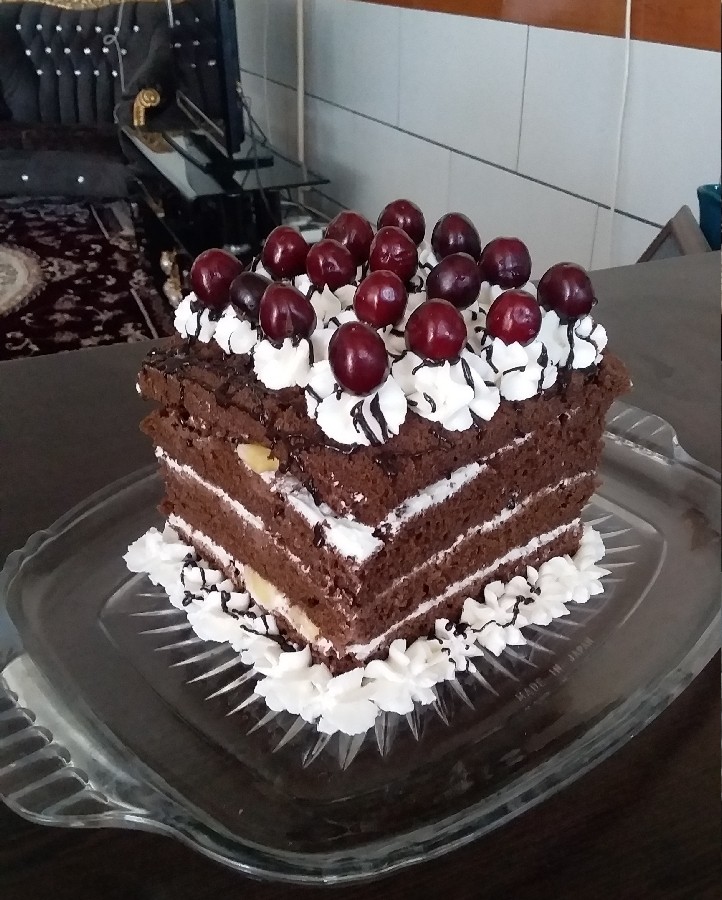 عکس کیک شکلاتی بافیلینگ موز
