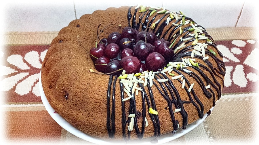عکس کیک آلبالو(البته تزئینش گیلاسه)
