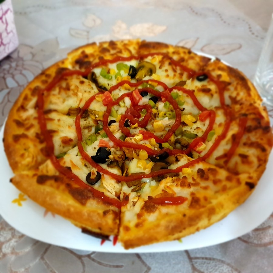 عکس پیتزا مرغ و قارچ