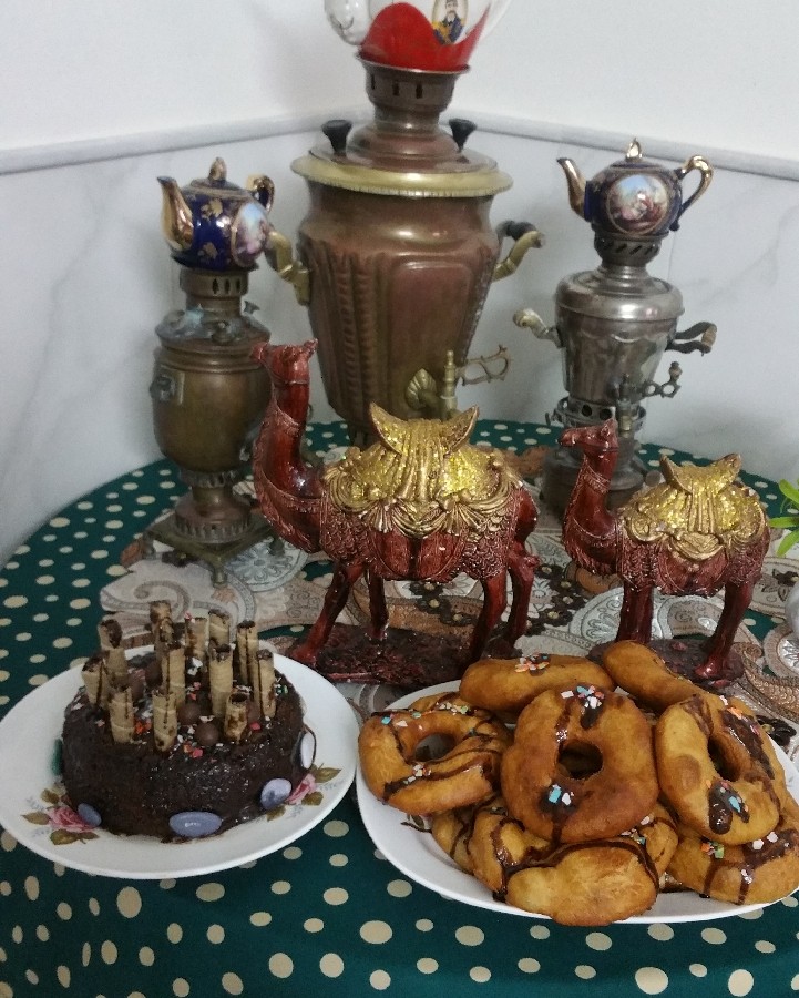 عکس دونات کیک شکلاتی باگاناش ژله داخل طالبی
