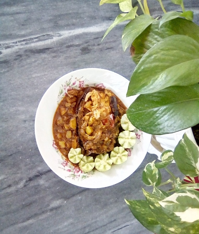 بادمجان شکم پر مازندرانی