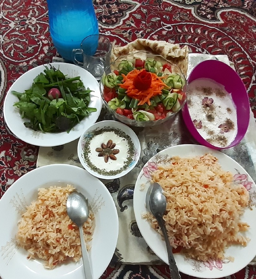 عکس دمی گوجه غذای ساده من وهمسری
سفره ساده ایرانی