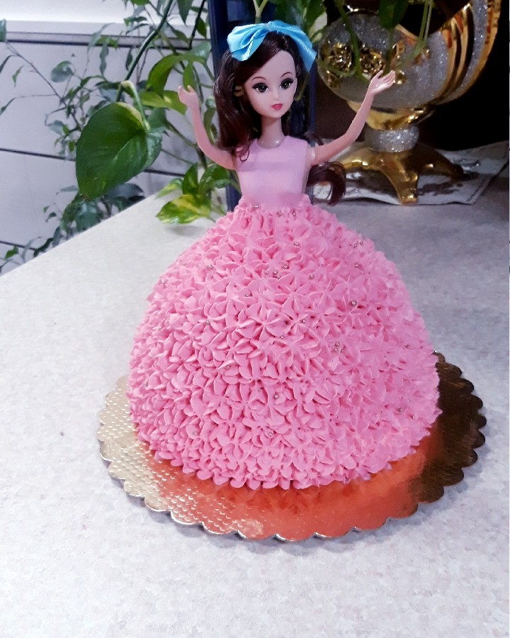 کیک عروسکی