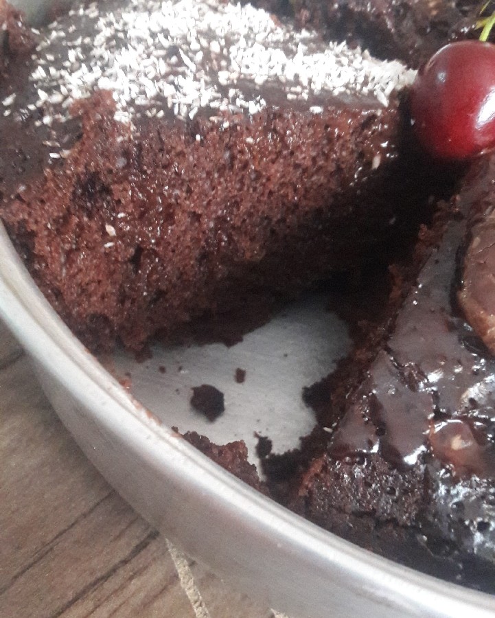 کیک دبل چاکلت خیلی عالی شده بهترین کیکی بود که درست کرده بودم حتما امتحان کنید عکس و با عجله گرفتم