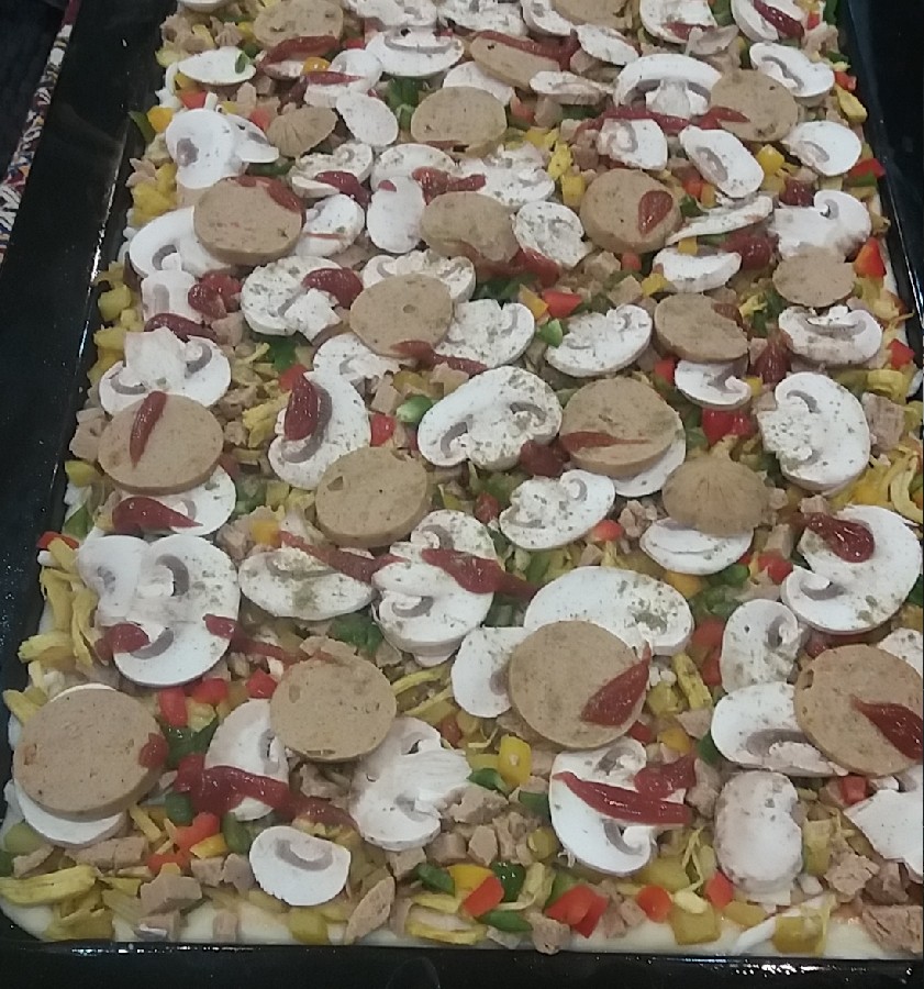 پیتزا مرغ و قارچ