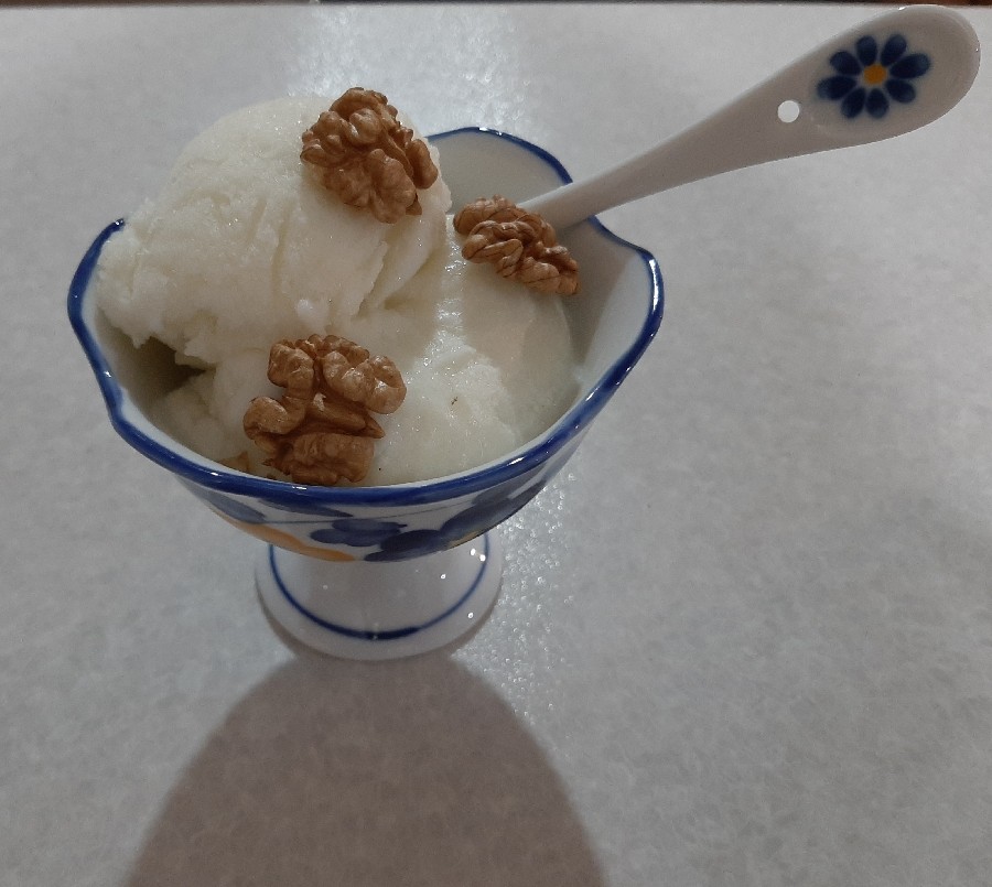بستنی سنتی وانیلی