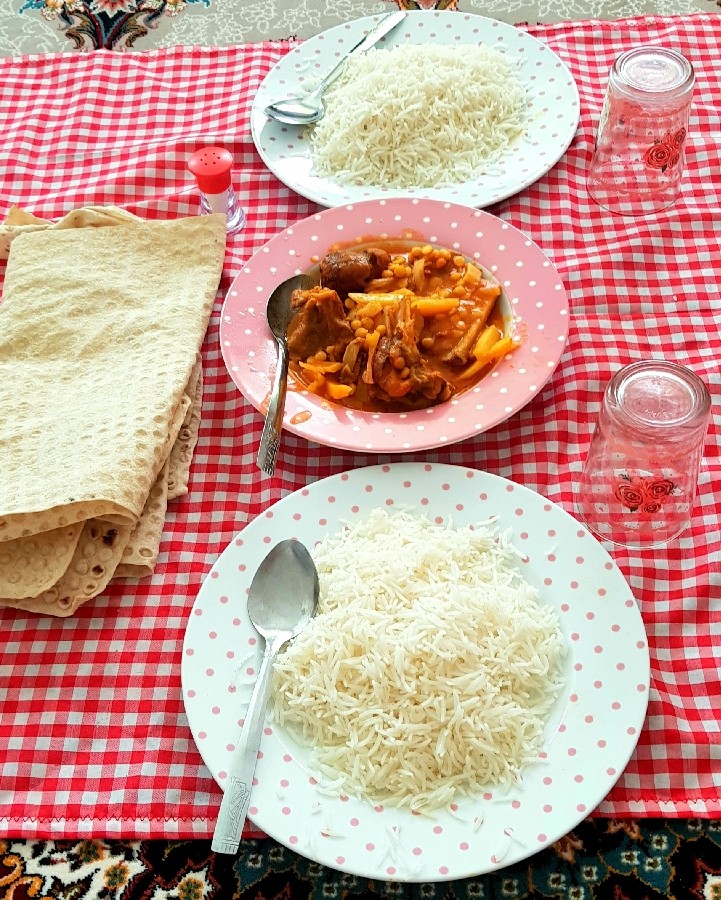 خورشت قیمه دوتایی با آقامون