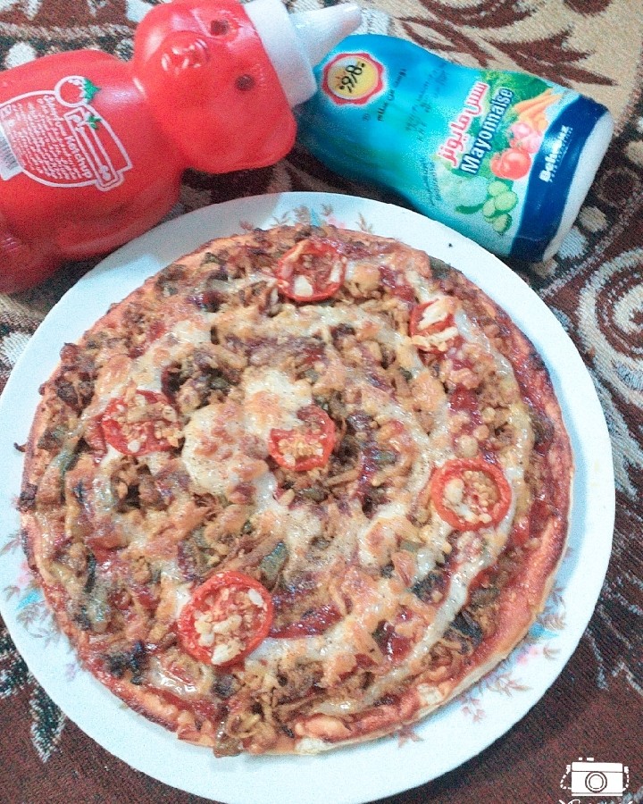 عکس پیتزای مرغ و قارچ