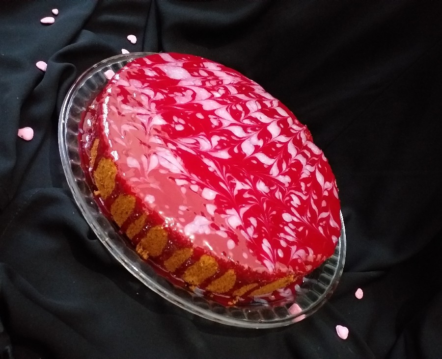 عکس کیک البالو با سس البالو و سس ساده وانیلی
