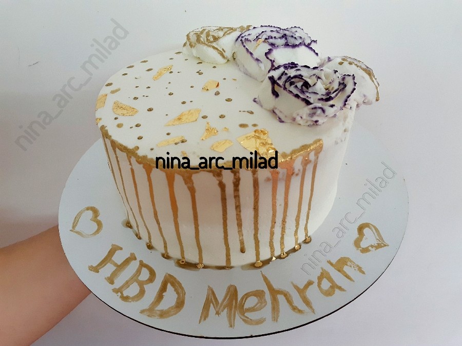 عکس کیک خامه با ورق طلا
بافیلینگ موز شکلات