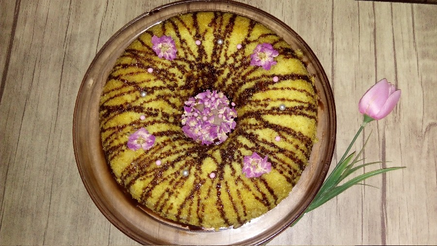 عکس کیک زعفرون و گلاب 