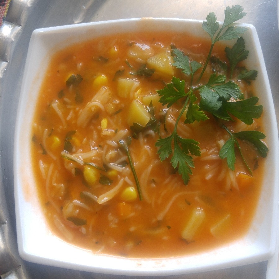 سوپ سبزیجات با ورمیشل