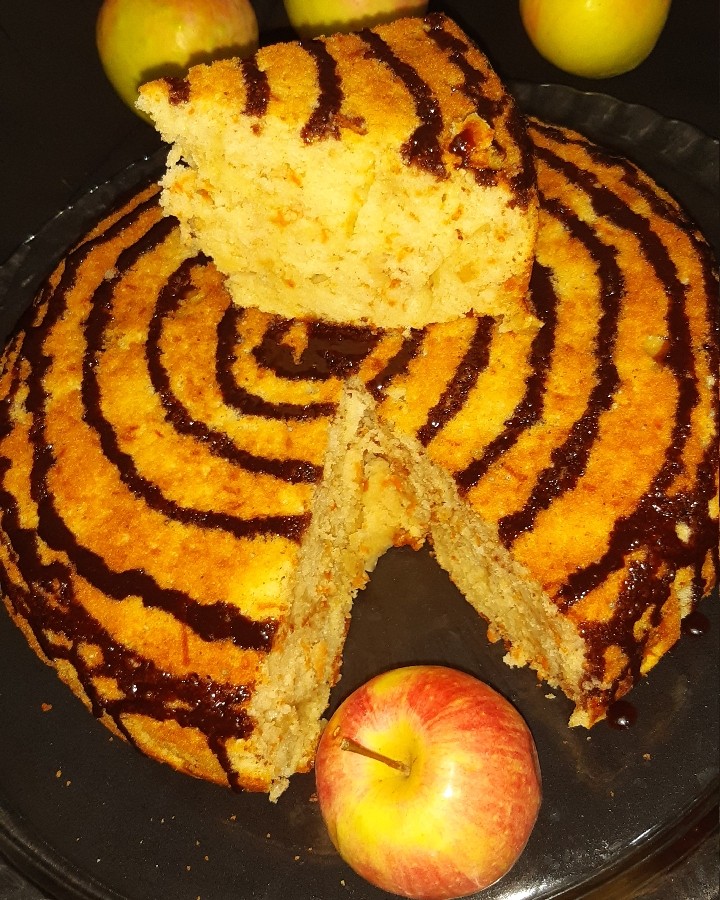 عکس کیک سیب و دارچین با باترمیلک