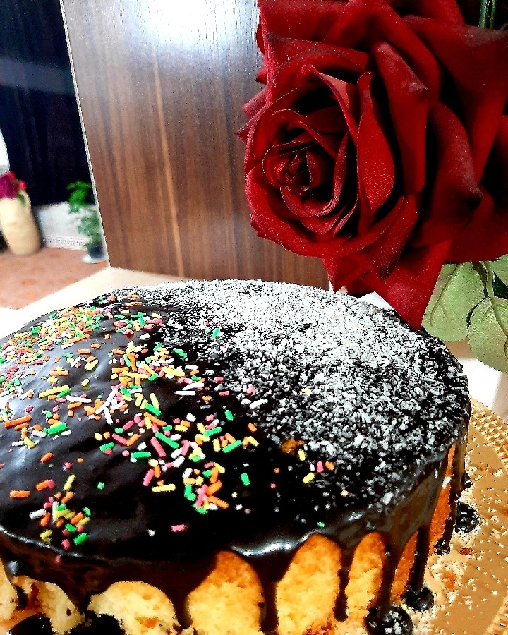 عکس کیک وانیلی با روکش شکلات