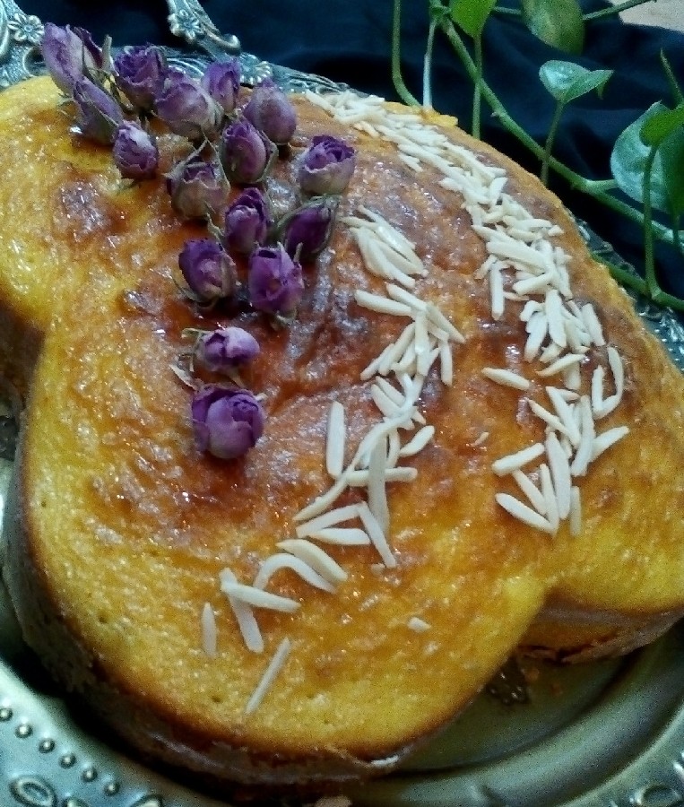 عکس کیک زعفران وگلاب 