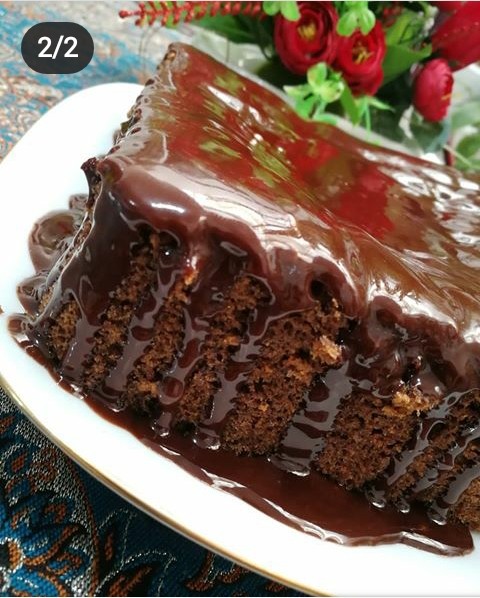 عکس اینم از کیک شکلاتی بسیار خوشمزه 
لایکا خیلی پایینه لایک کنید تابراتون دستور بزارم ممنون از همتون 