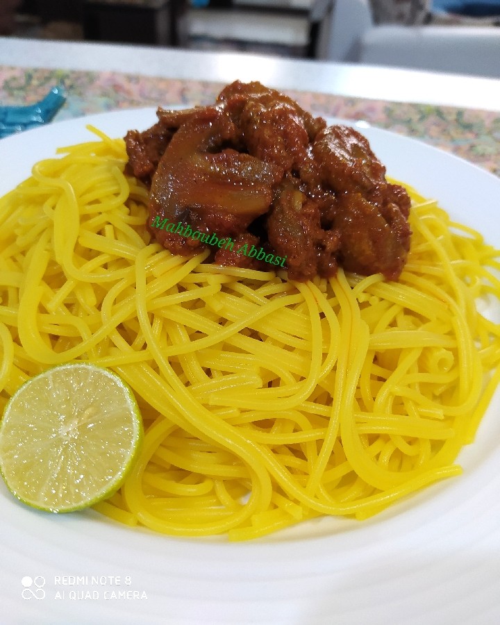 عکس اسپاگتی با خوراک گوشت و قارچ