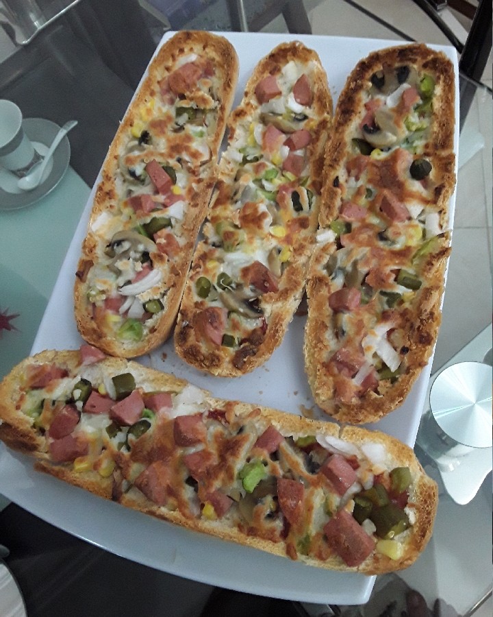 پیتزا با نون ساندویچی 