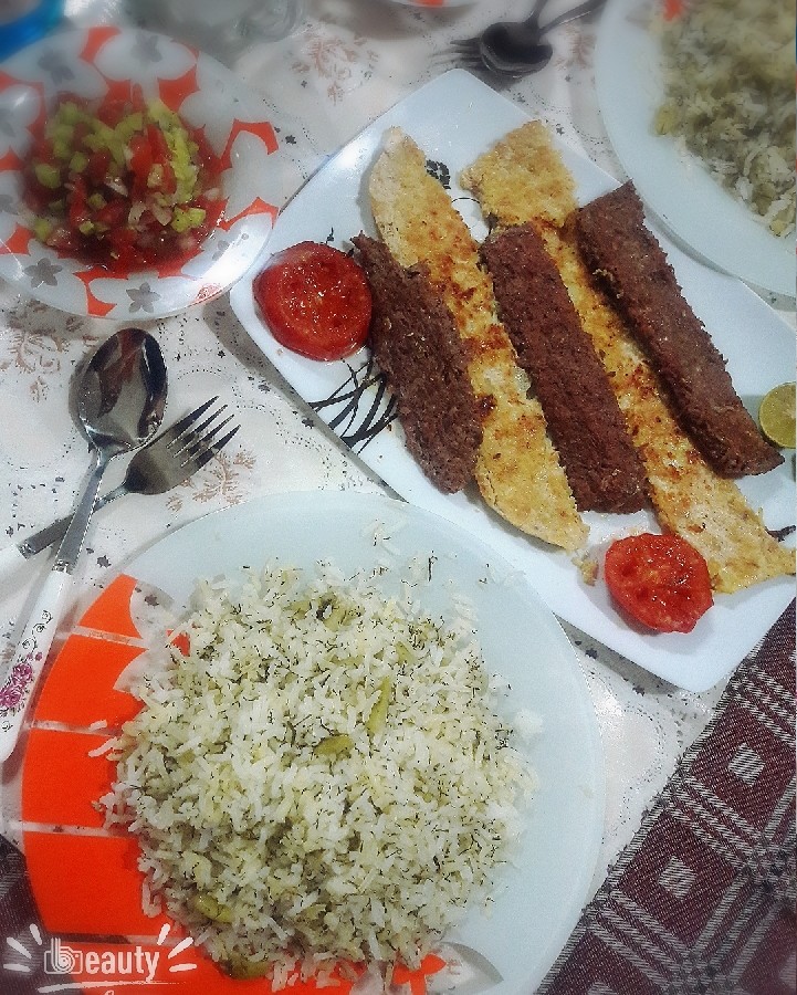 کوبیده مرغ و کباب تابه ای?