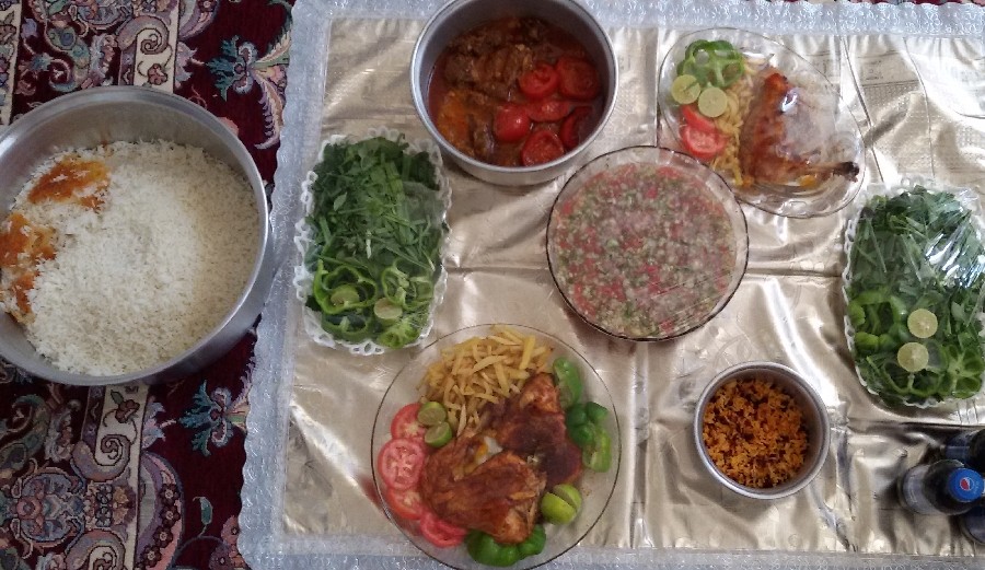 مرغ،خورش بادمجان،سالاد شیرازی