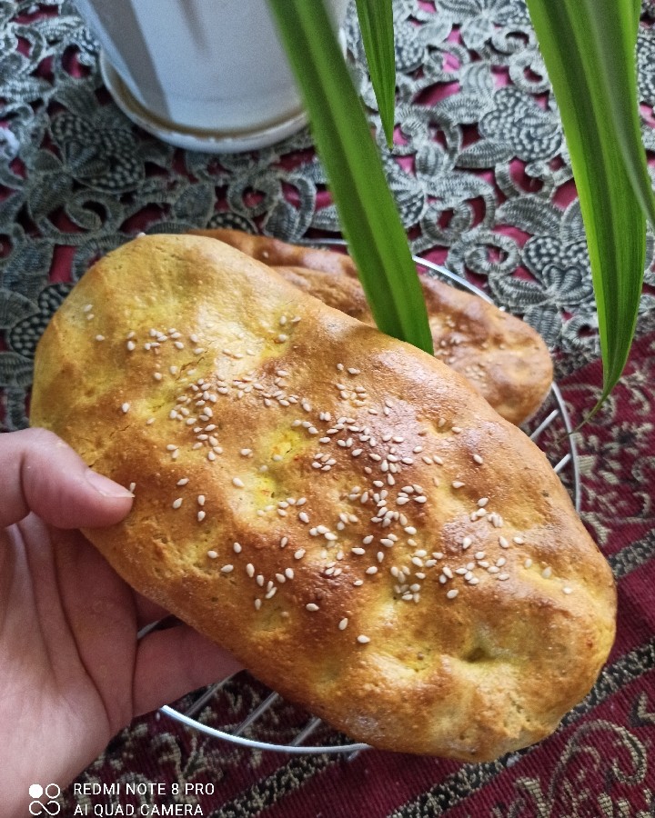 عکس سلام دوستای گلم عکس نون های خوشمزم رو براتون فرستادم طعم عطر بی نظیر دارن